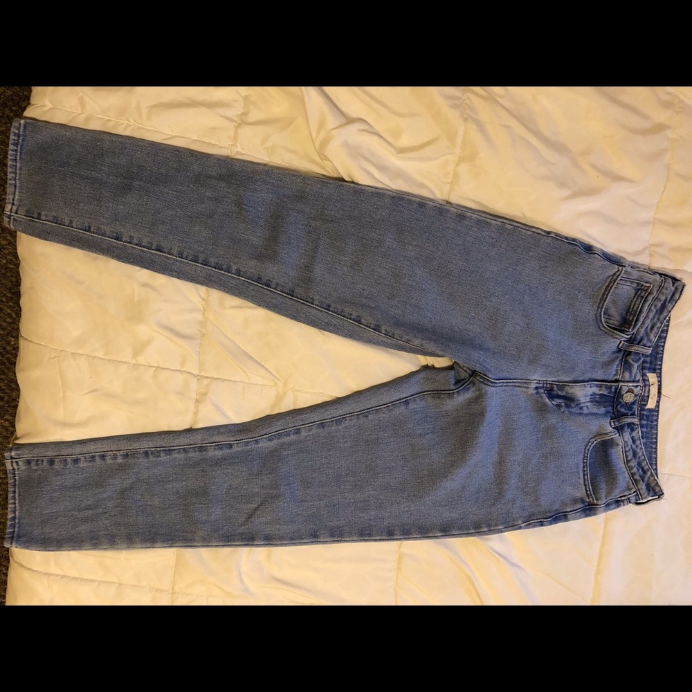 High waisted jeans!!🤗🌊🔹💎👖🦋💙